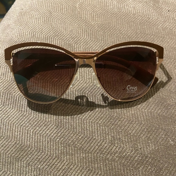 Sunglasses - Picture 2 of 4